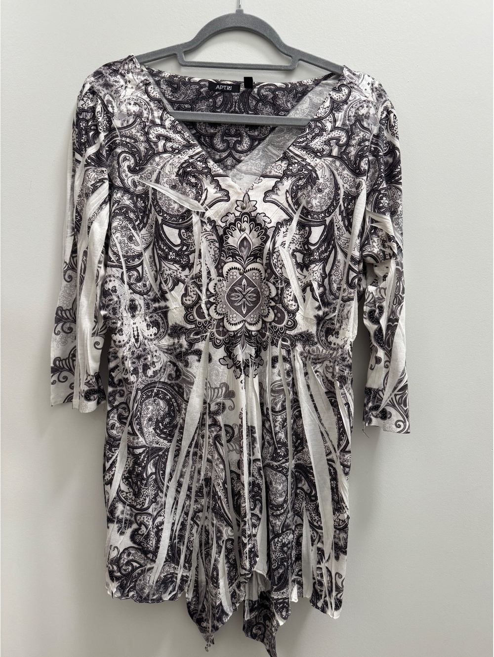 APT. 9 Women's 1X Black and White Tunic